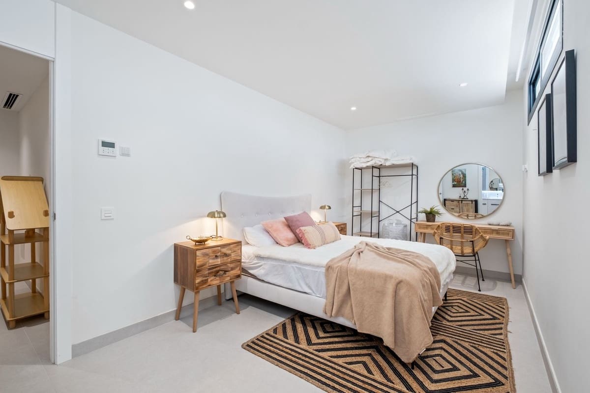 4 soverom Villa til salgs i Riviera del Sol med svømmebasseng garasje - € 1 875 000 (Ref: 9528311)