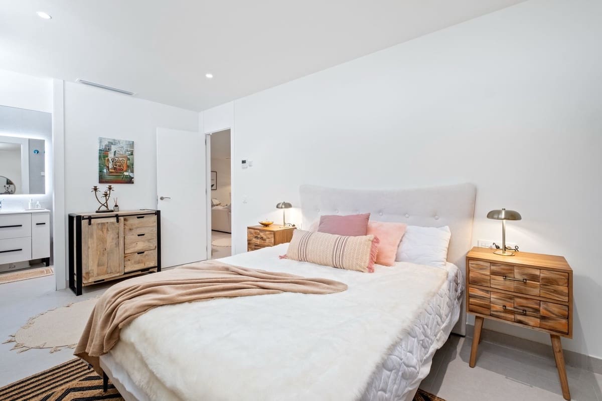 4 soverom Villa til salgs i Riviera del Sol med svømmebasseng garasje - € 1 875 000 (Ref: 9528311)