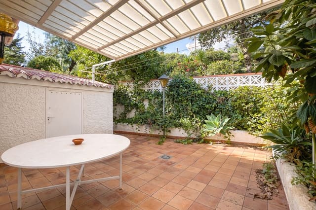 2 bedroom Townhouse for sale in Benalmádena with pool - € 260,000 (Ref: 9528457)