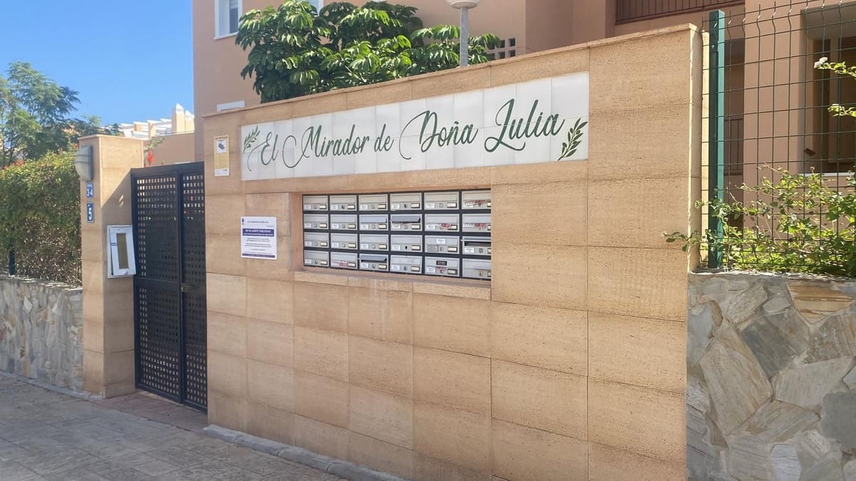 1 sypialnia Apartament na sprzedaż w Casares z basenem garażem - 265 000 € (Ref: 9528464)