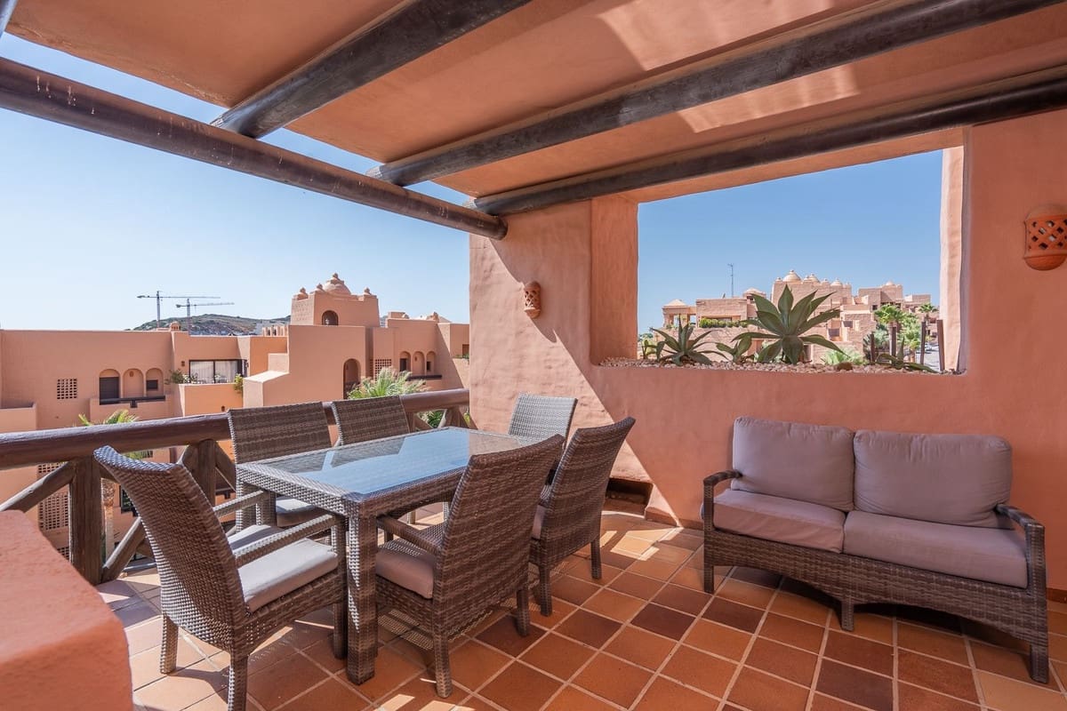 2 chambre Appartement à vendre à La Duquesa / Puerto de la Duquesa avec piscine garage - 265 000 € (Ref: 9528465)