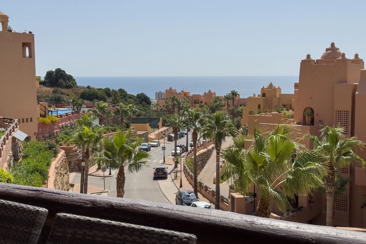 2 chambre Appartement à vendre à La Duquesa / Puerto de la Duquesa avec piscine garage - 265 000 € (Ref: 9528465)