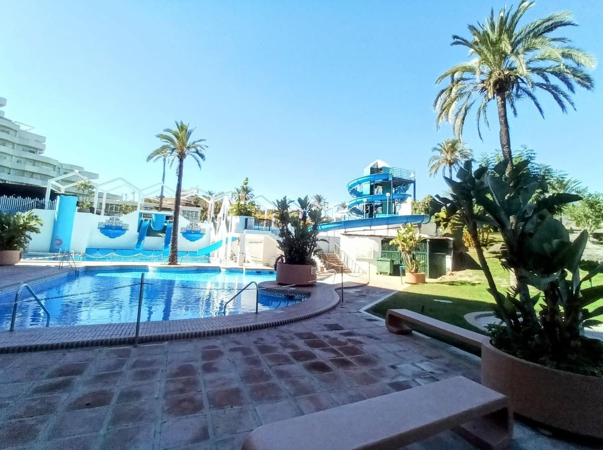 Studio til salg i Benalmadena Costa med swimmingpool - € 266.000 (Ref: 9528566)