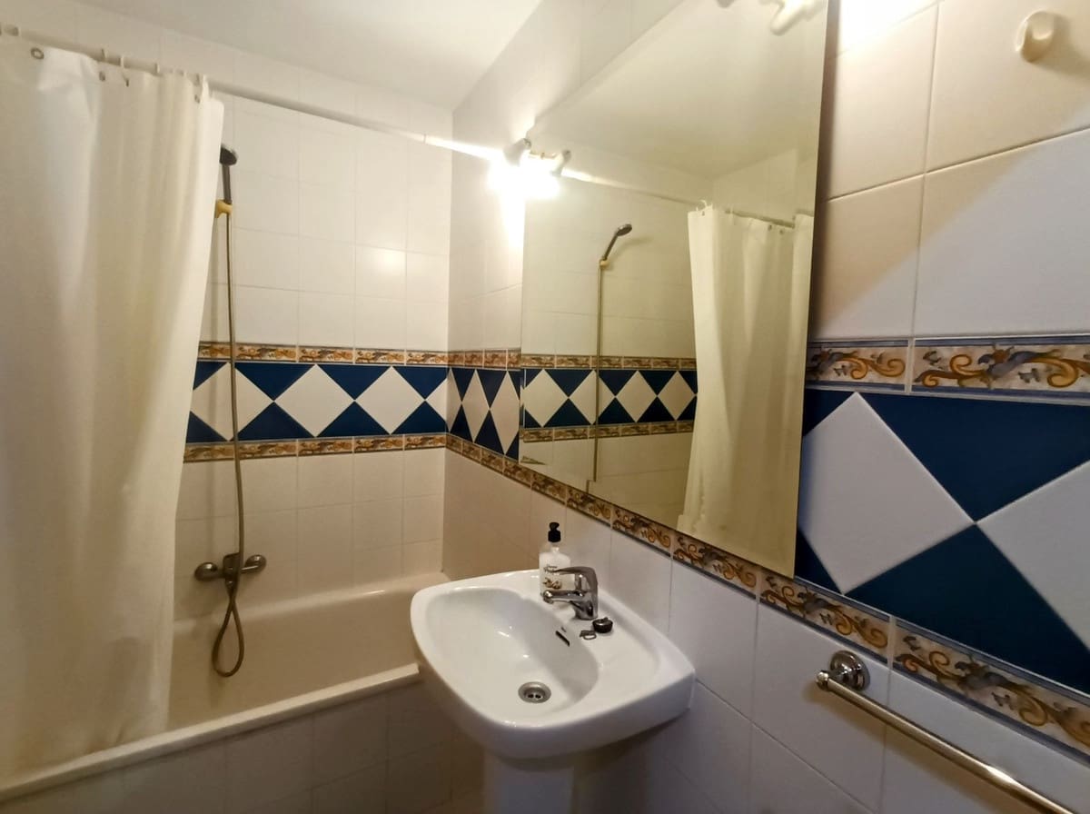 1 slaapkamer Penthouse te koop in Fuengirola met zwembad - € 270.000 (Ref: 9528610)