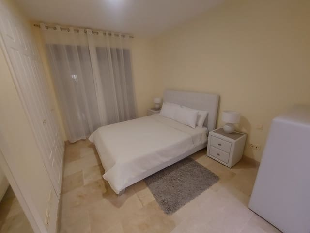 2 soveværelse Penthouse til salg i La Duquesa / Puerto de la Duquesa, Manilva med swimmingpool garage - € 275.000 (Ref: 9528654)