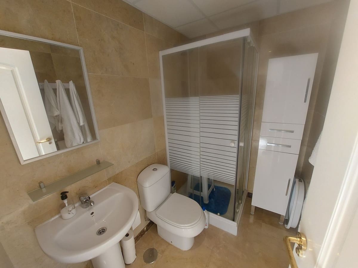 2 camera da letto Attico in vendita in La Duquesa / Puerto de la Duquesa con piscina garage - 275.000 € (Rif: 9528654)