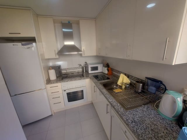 2 soveværelse Penthouse til salg i La Duquesa / Puerto de la Duquesa, Manilva med swimmingpool garage - € 275.000 (Ref: 9528654)