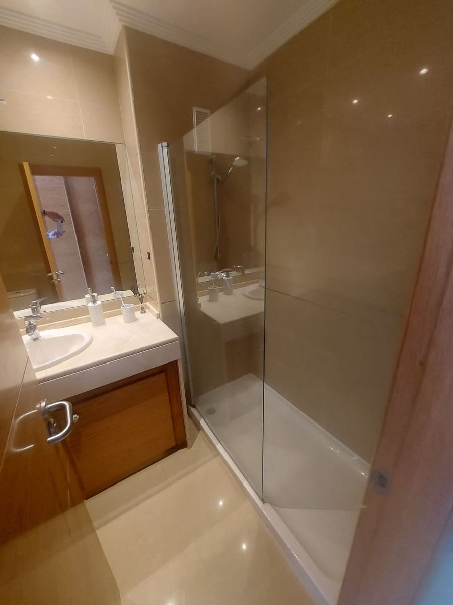 2 chambre Appartement à vendre à La Duquesa / Puerto de la Duquesa avec piscine garage - 275 000 € (Ref: 9528715)