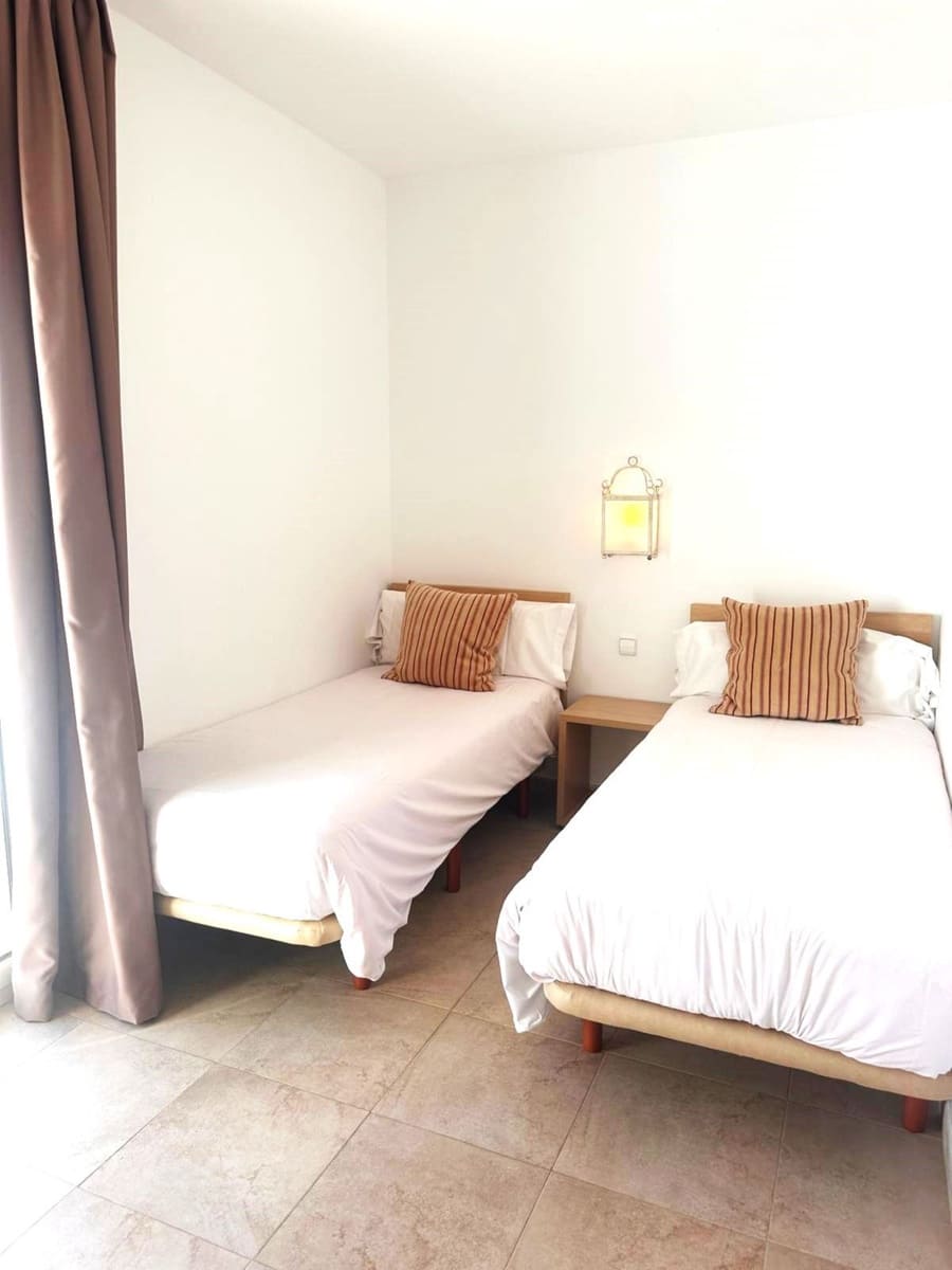 3 soveværelse Penthouse til salg i Manilva med swimmingpool garage - € 275.000 (Ref: 9528718)