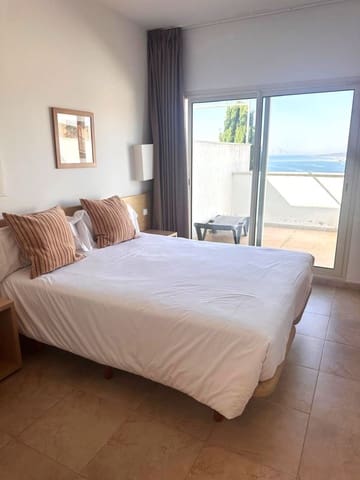 3 soveværelse Penthouse til salg i Manilva med swimmingpool garage - € 275.000 (Ref: 9528718)