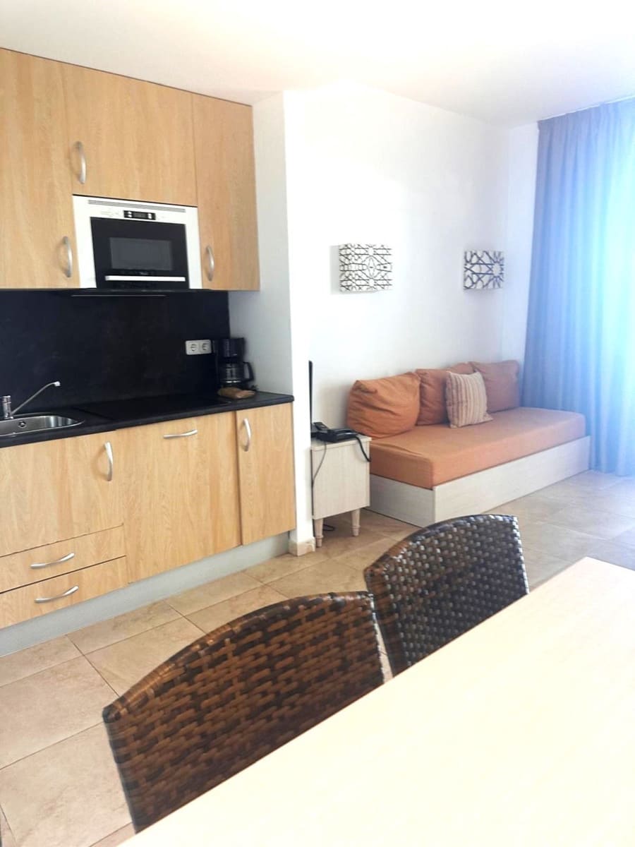 3 soveværelse Penthouse til salg i Manilva med swimmingpool garage - € 275.000 (Ref: 9528718)