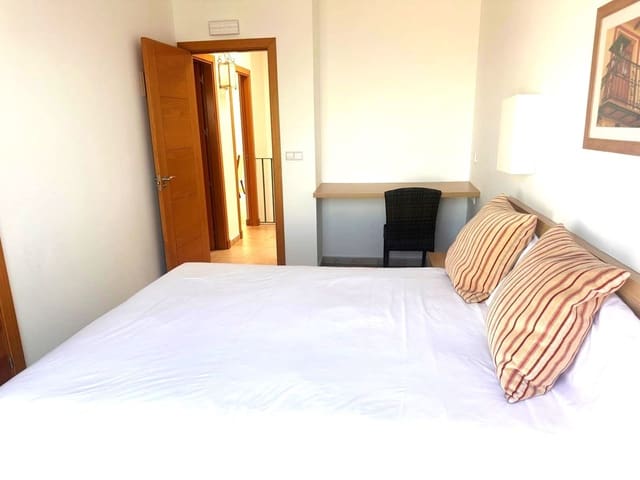 3 soveværelse Penthouse til salg i Manilva med swimmingpool garage - € 275.000 (Ref: 9528718)