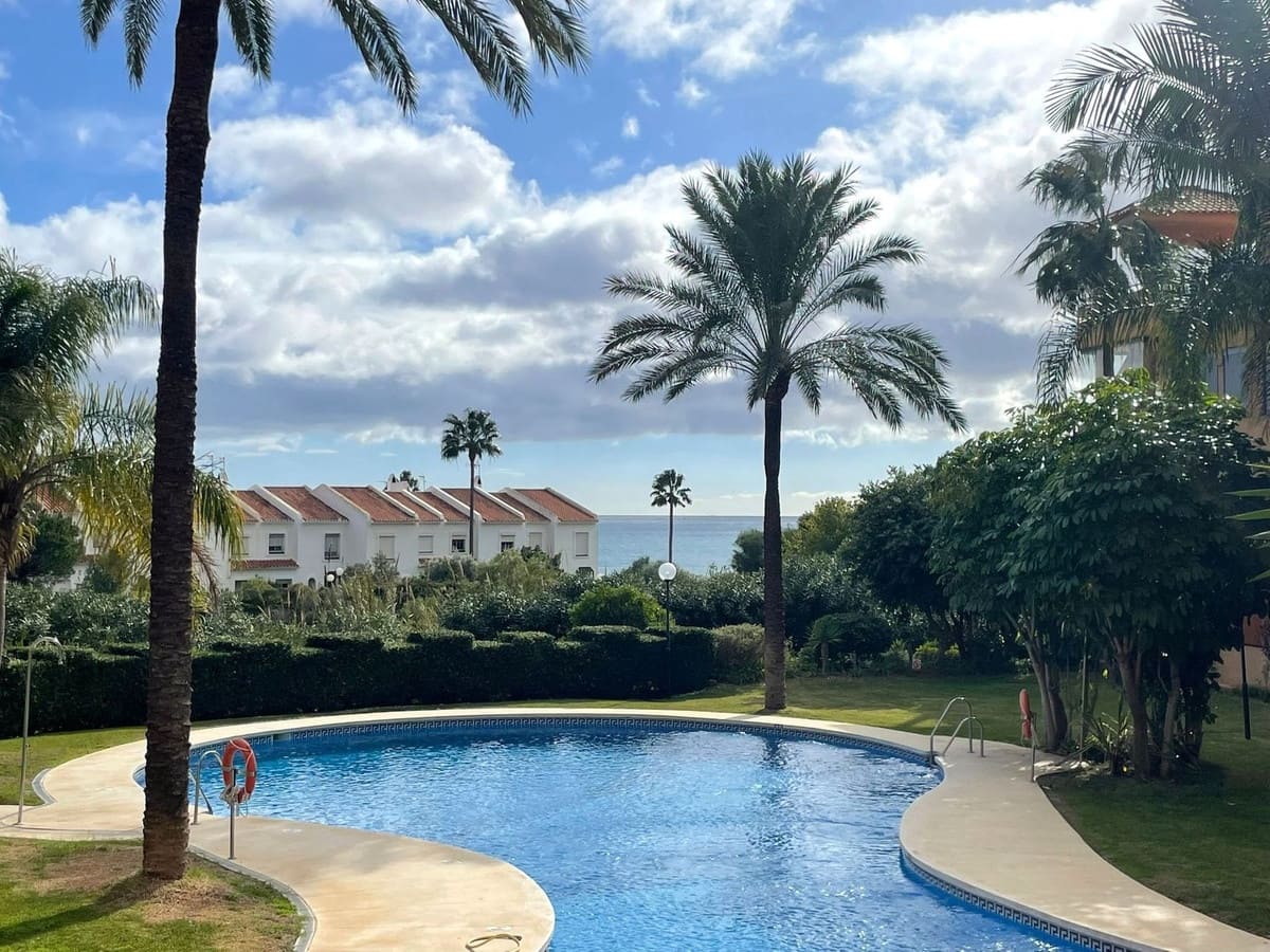 2 slaapkamer Appartement te koop in Manilva met zwembad garage - € 275.000 (Ref: 9528720)