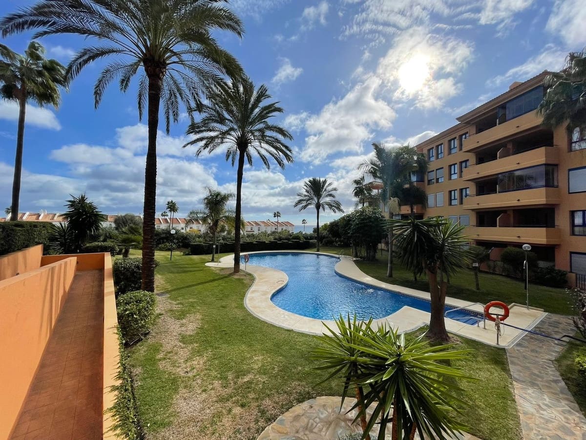 2 slaapkamer Appartement te koop in Manilva met zwembad garage - € 275.000 (Ref: 9528720)