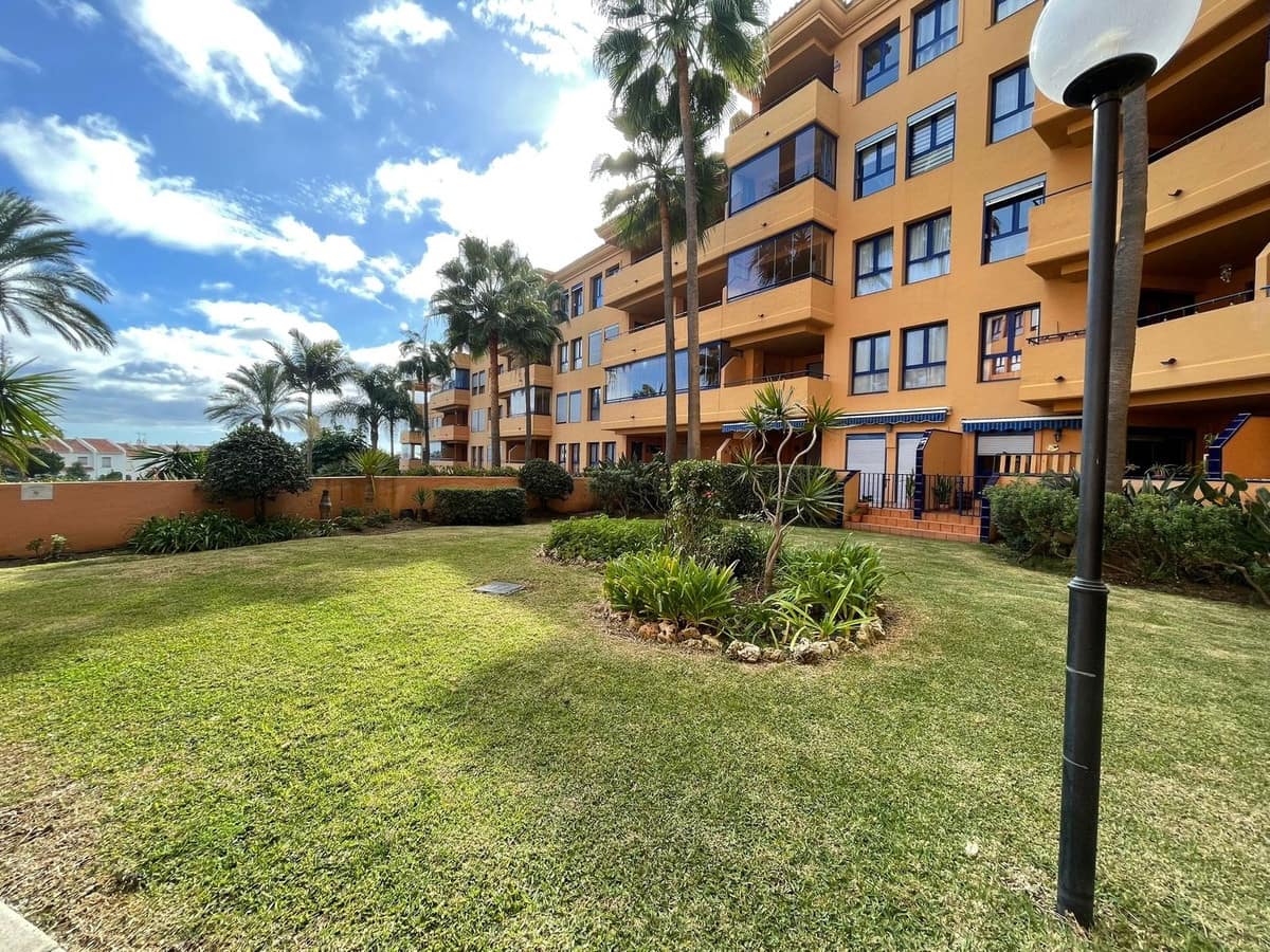 2 slaapkamer Appartement te koop in Manilva met zwembad garage - € 275.000 (Ref: 9528720)