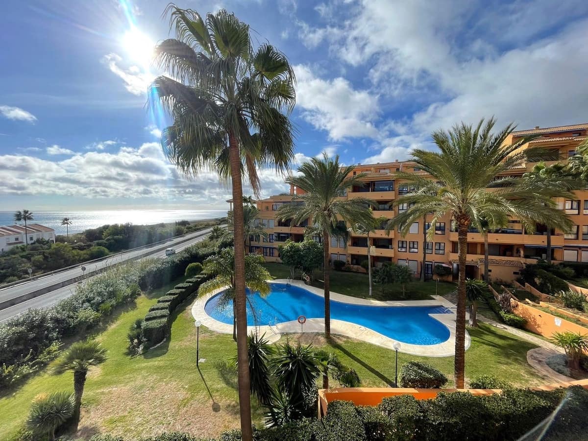 2 slaapkamer Appartement te koop in Manilva met zwembad garage - € 275.000 (Ref: 9528720)