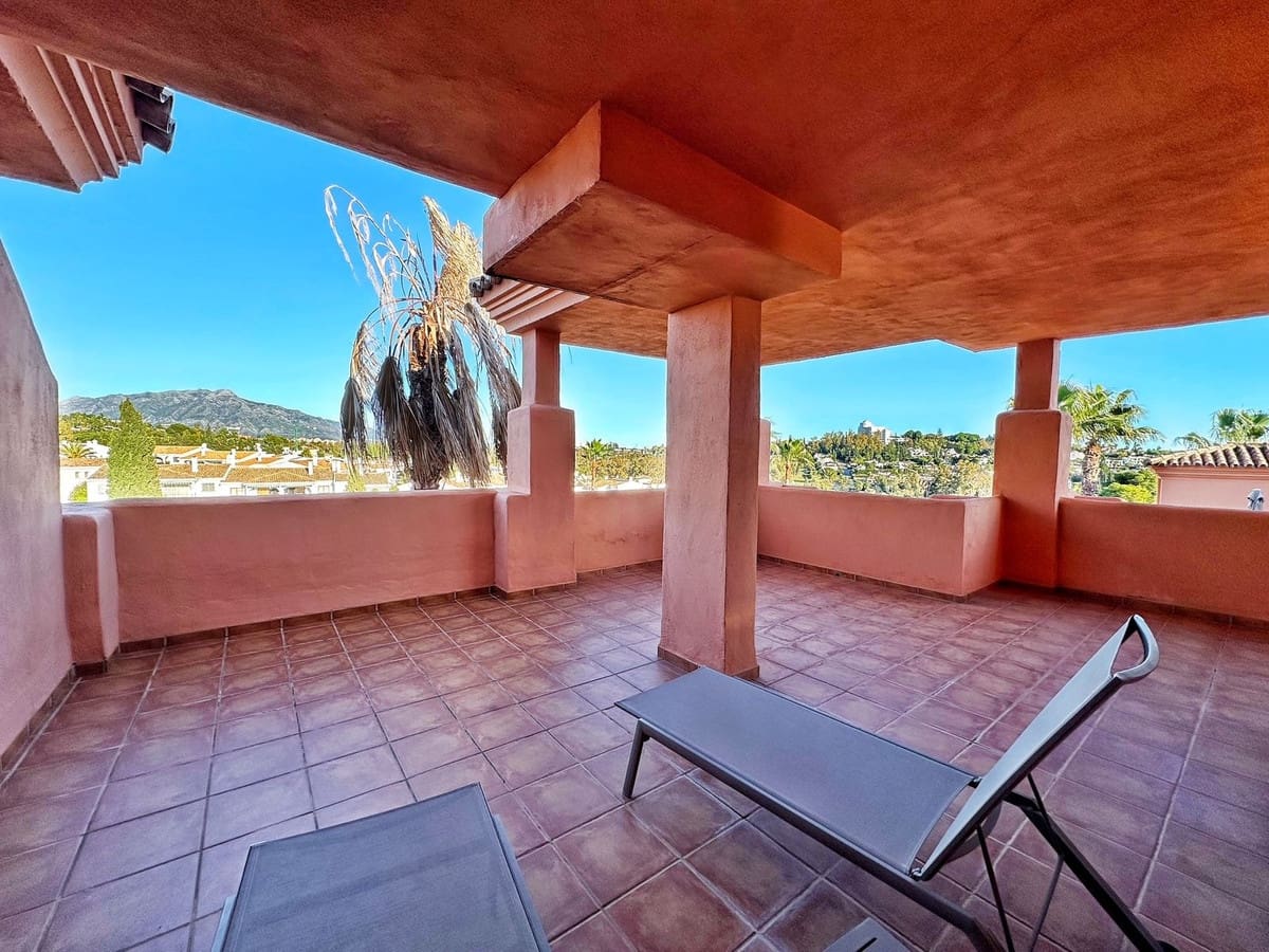 3 slaapkamer Penthouse te koop in Benahavis met zwembad - € 450.000 (Ref: 9528722)