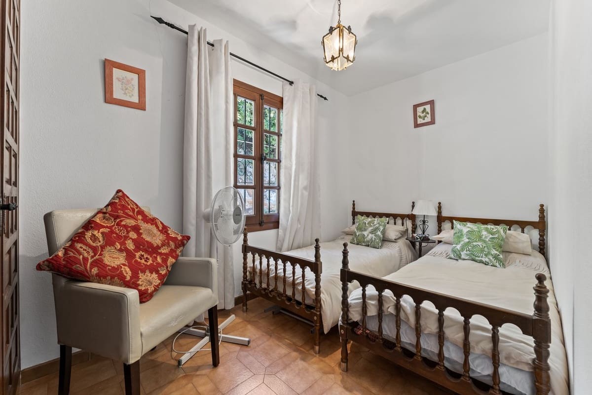 2 sovrum Hus till salu i Mijas med pool - 279 500 € (Ref: 9528724)