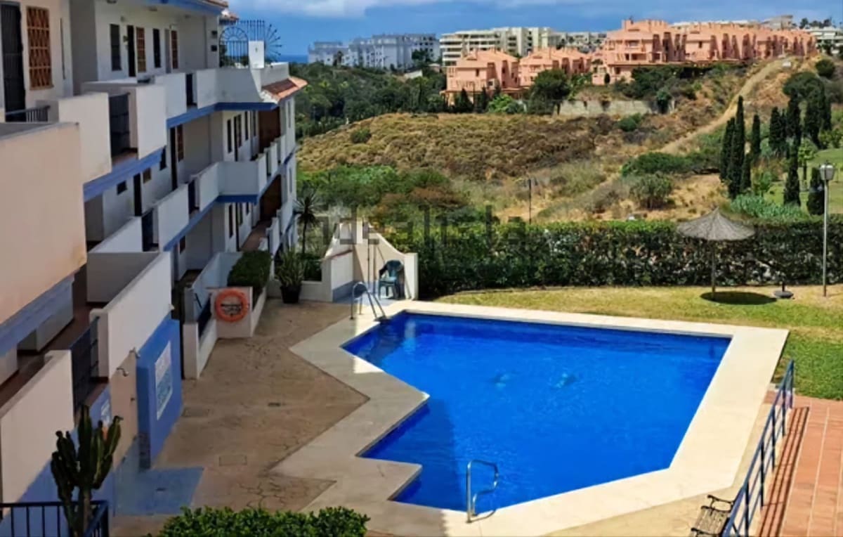 2 soveværelse Lejlighed til salg i Mijas Costa med swimmingpool - € 290.000 (Ref: 9534870)