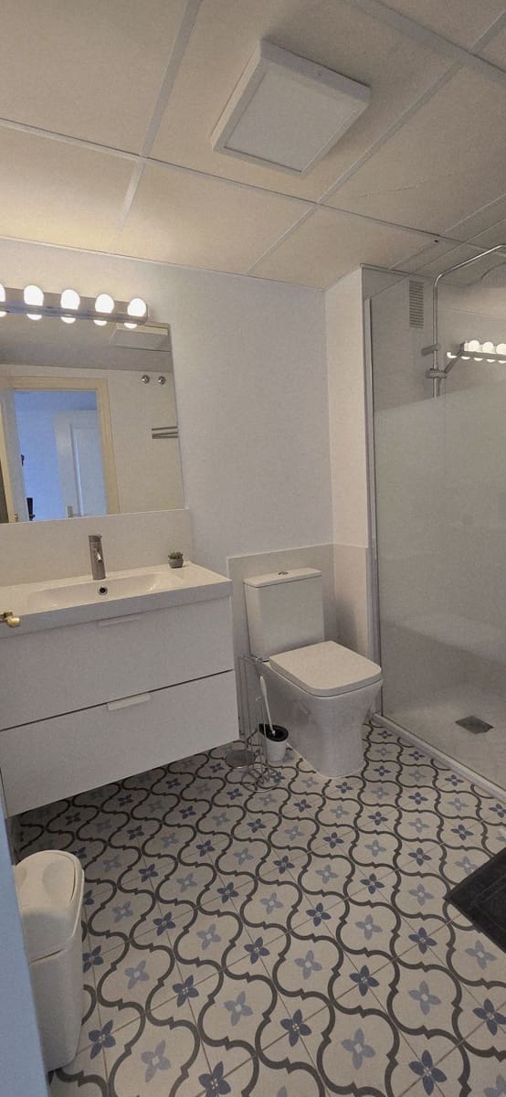 2 bedroom Apartment for sale in Fuengirola with pool - € 390,000 (Ref: 9534888)