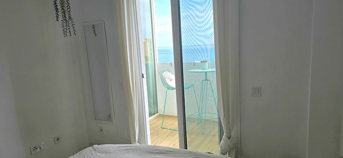 2 bedroom Apartment for sale in Fuengirola with pool - € 390,000 (Ref: 9534888)