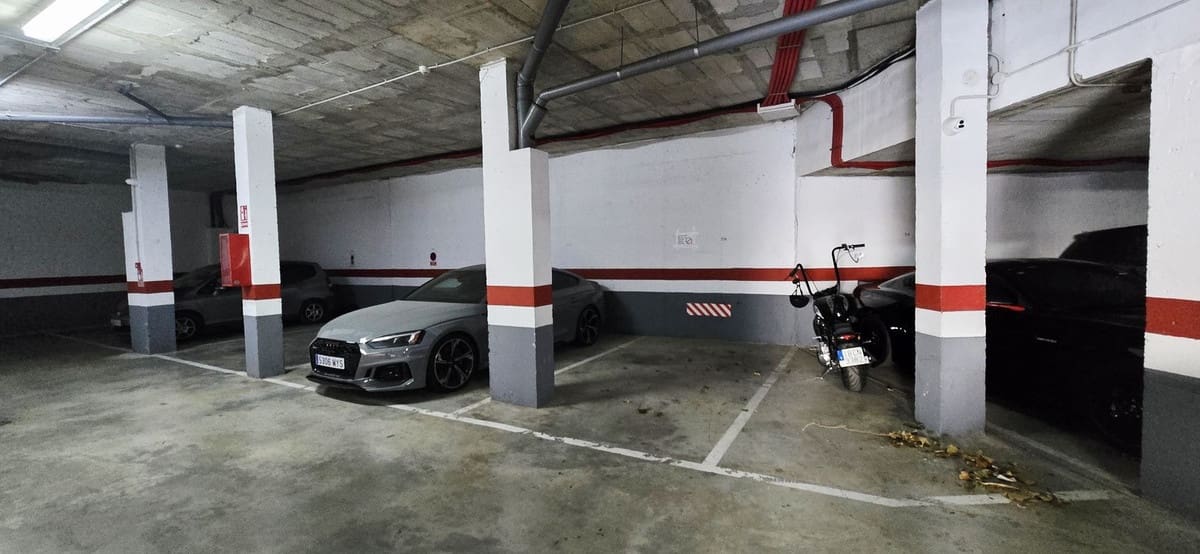 2 bedroom Apartment for sale in Fuengirola with pool - € 390,000 (Ref: 9534888)