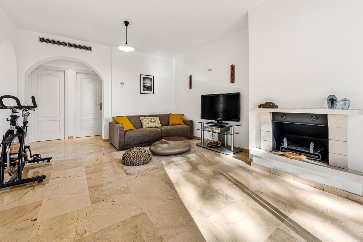 2 quarto Apartamento para venda em Nueva Andalucia com piscina - 399 000 € (Ref: 9534953)