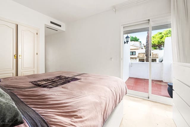 2 quarto Apartamento para venda em Nueva Andalucia, Marbella com piscina - 399 000 € (Ref: 9534953)