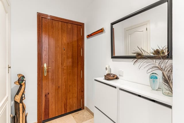 2 quarto Apartamento para venda em Nueva Andalucia, Marbella com piscina - 399 000 € (Ref: 9534953)