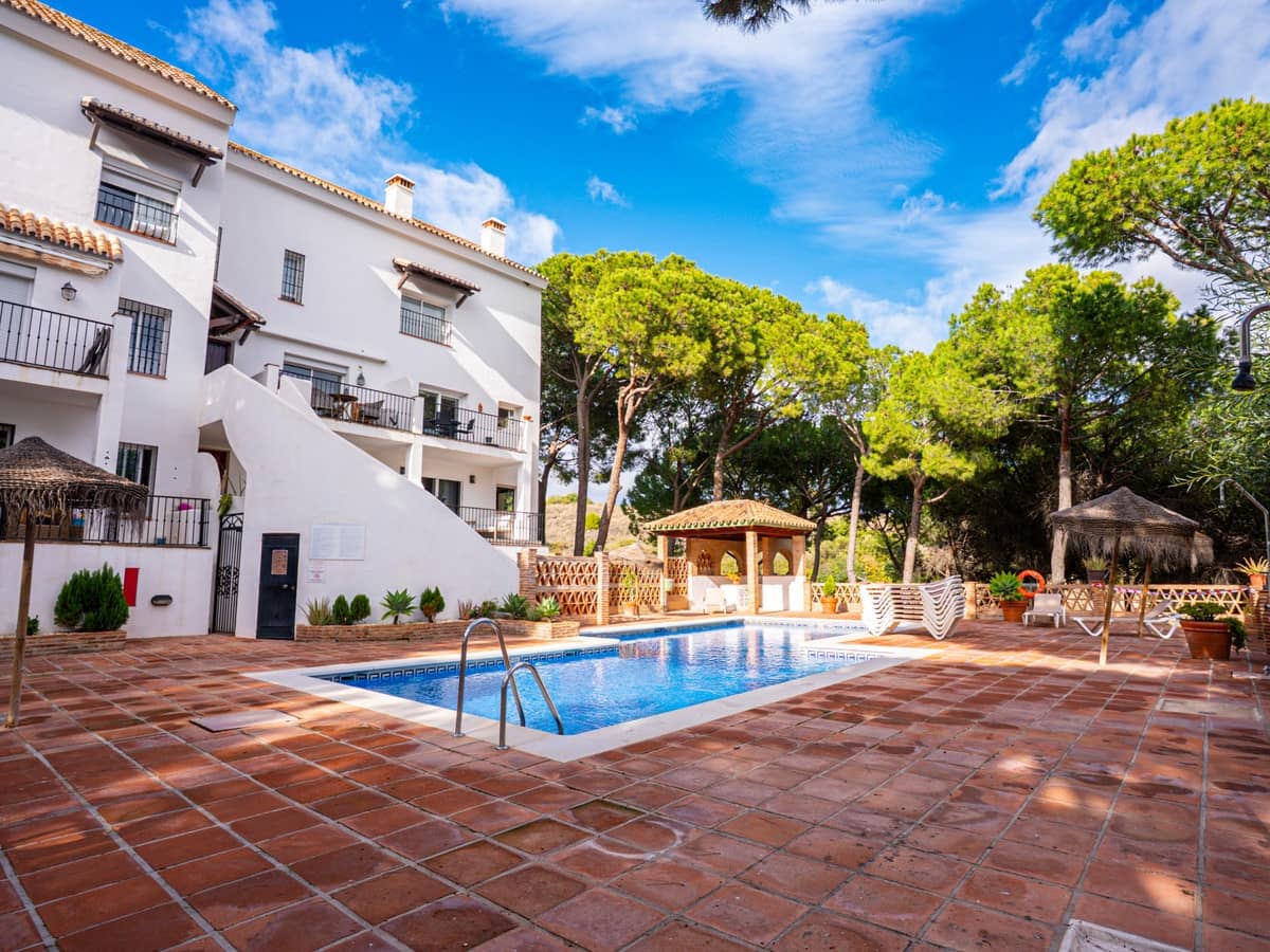 2 quarto Apartamento para venda em Nueva Andalucia com piscina - 399 000 € (Ref: 9534953)