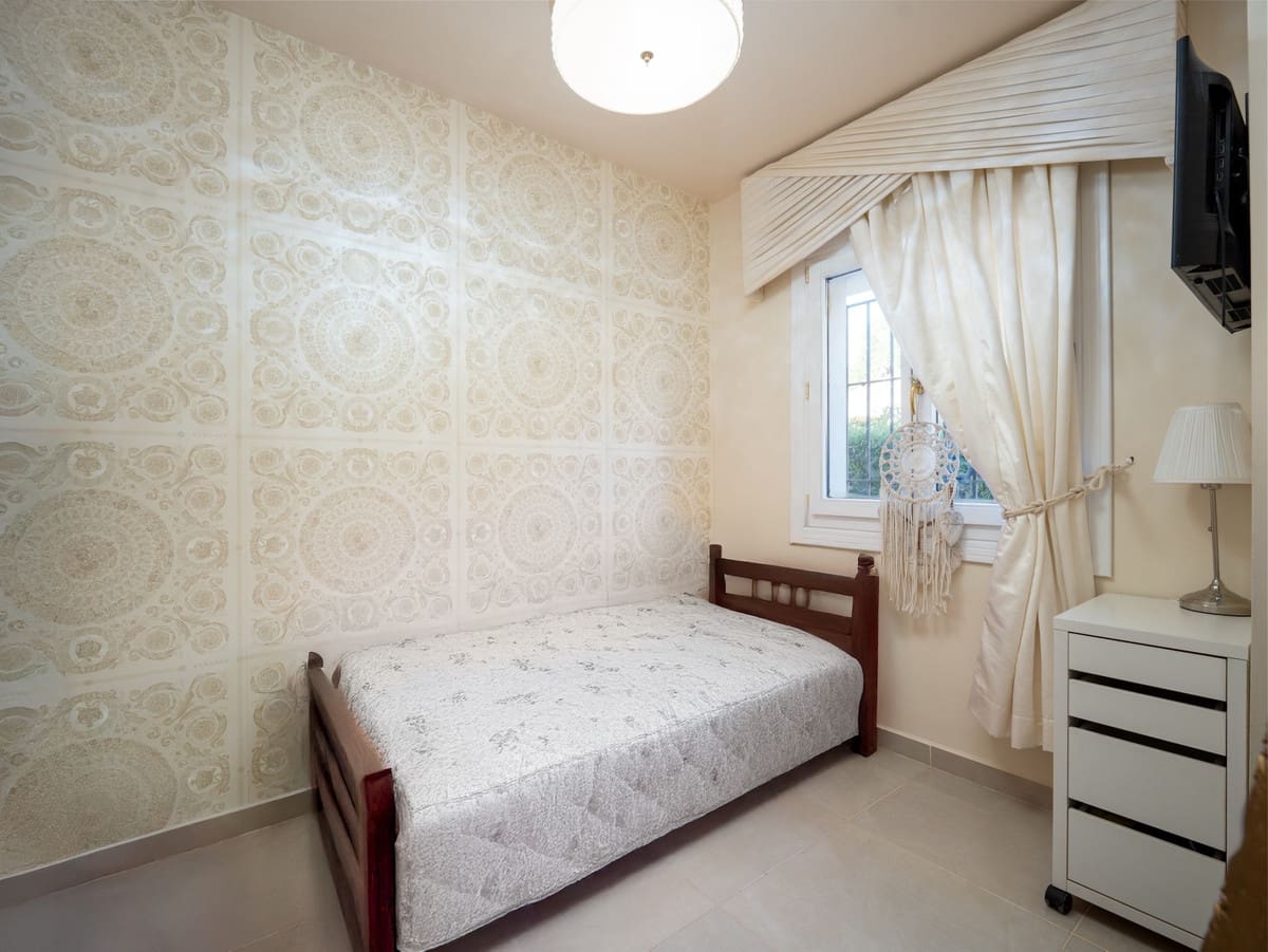 4 Zimmer Haus zu verkaufen in El Paraiso mit Pool Garage - 649.000 € (Ref: 9535062)