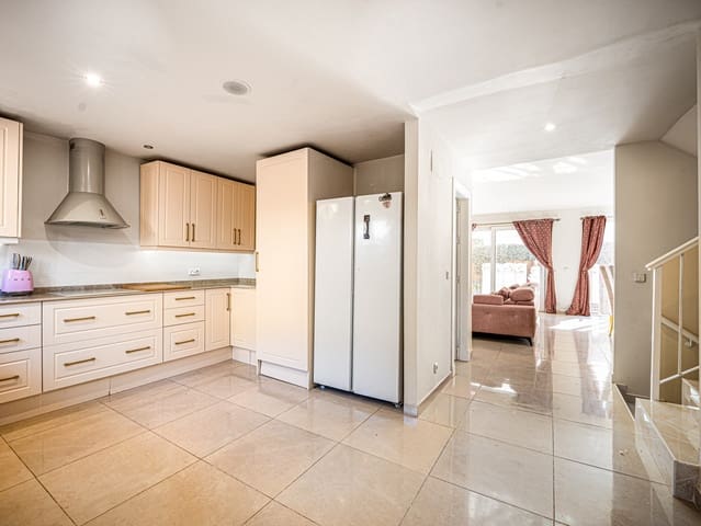 4 Zimmer Haus zu verkaufen in El Paraiso, Estepona mit Pool Garage - 649.000 € (Ref: 9535062)