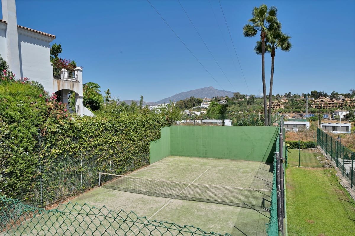 4 Zimmer Haus zu verkaufen in El Paraiso mit Pool Garage - 649.000 € (Ref: 9535062)