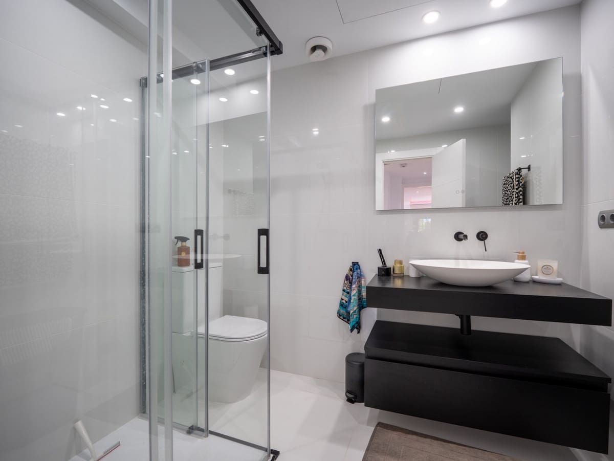 3 soverom Leilighet til salgs i Nueva Andalucia med svømmebasseng garasje - € 795 000 (Ref: 9535072)