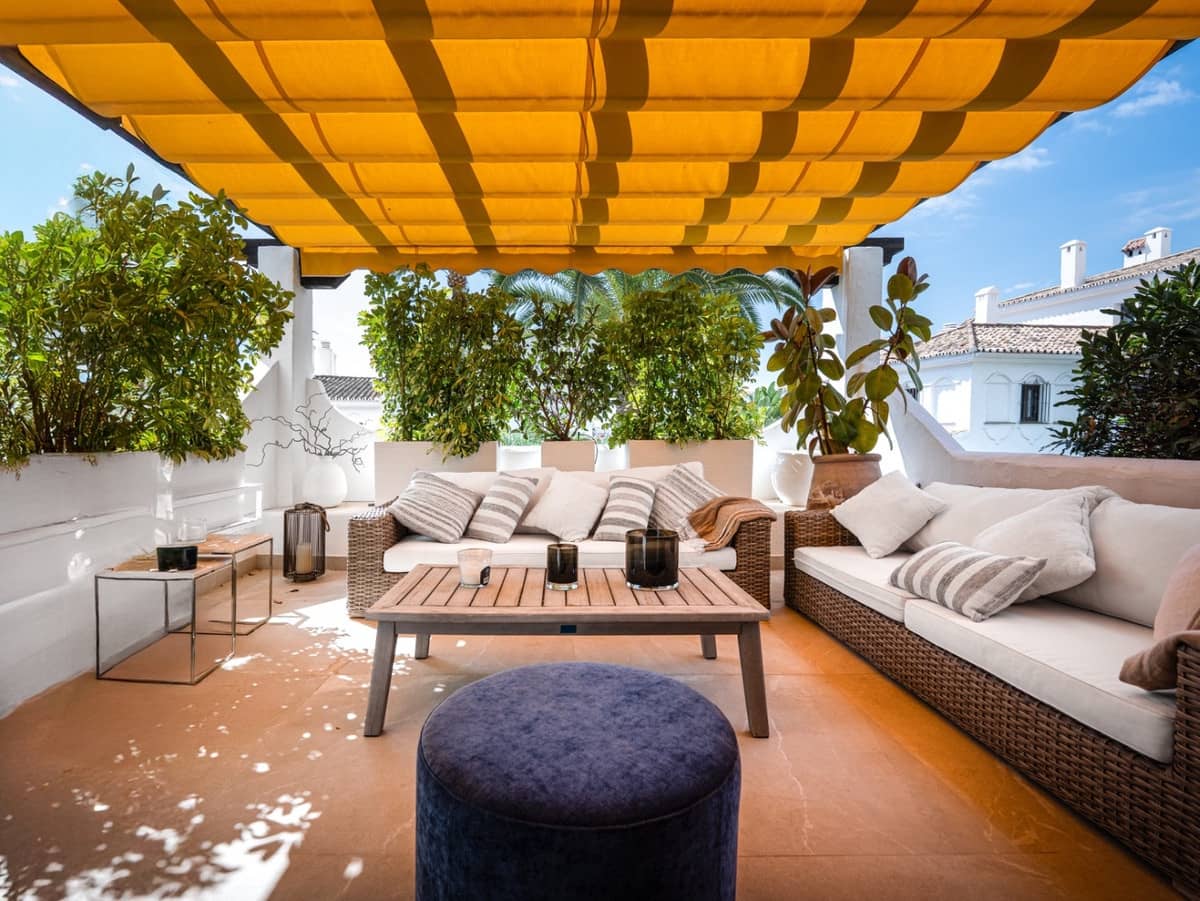 3 soverom Leilighet til salgs i Nueva Andalucia med svømmebasseng garasje - € 795 000 (Ref: 9535072)