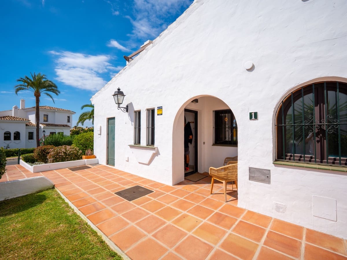 3 soverom Leilighet til salgs i Nueva Andalucia med svømmebasseng garasje - € 795 000 (Ref: 9535072)