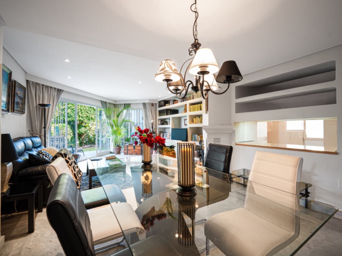 3 Zimmer Haus zu verkaufen in Golden Mile mit Pool Garage - 865.000 € (Ref: 9535085)