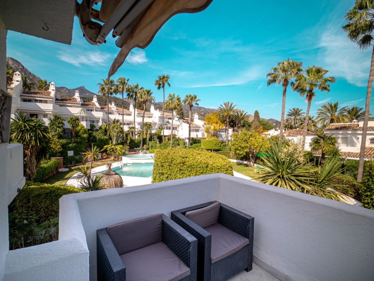 3 Zimmer Haus zu verkaufen in Golden Mile mit Pool Garage - 865.000 € (Ref: 9535085)