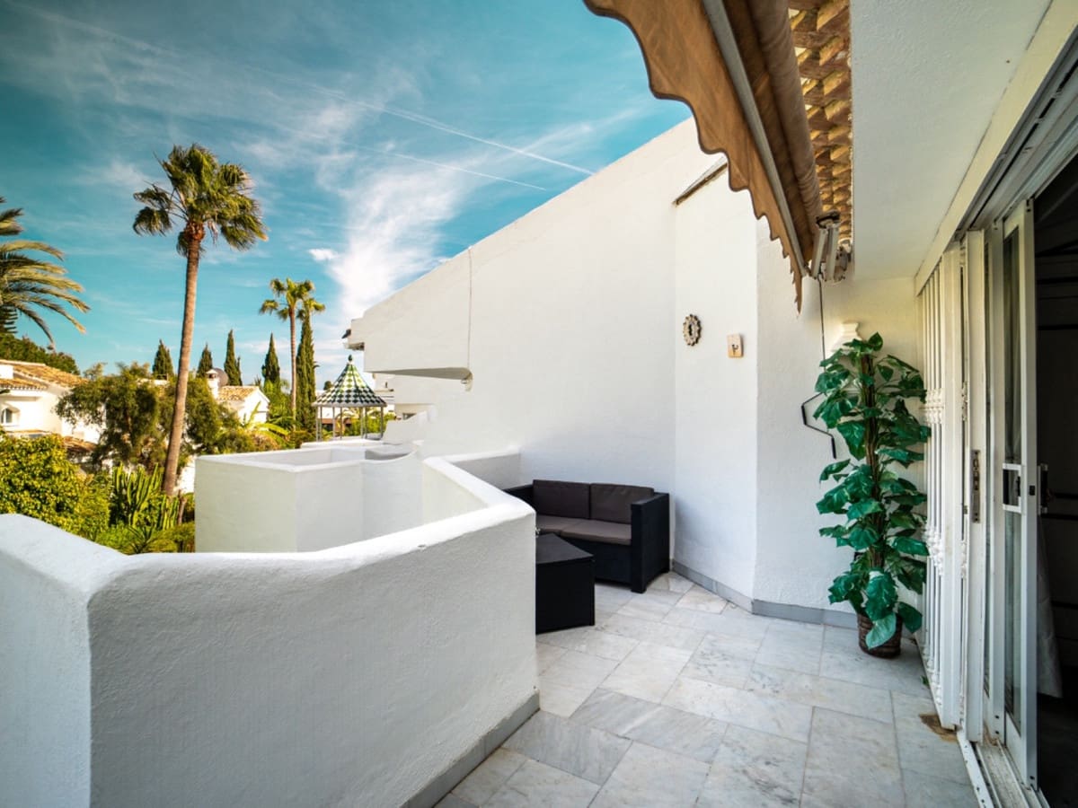 3 Zimmer Haus zu verkaufen in Golden Mile mit Pool Garage - 865.000 € (Ref: 9535085)