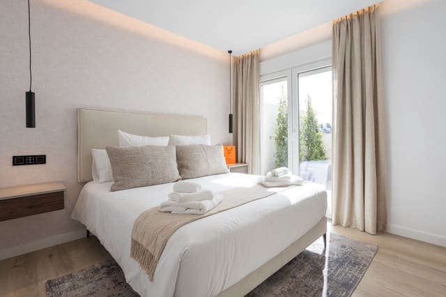 2 soverom Leilighet til salgs i Nueva Andalucia, Marbella med svømmebasseng garasje - € 890 000 (Ref: 9535092)