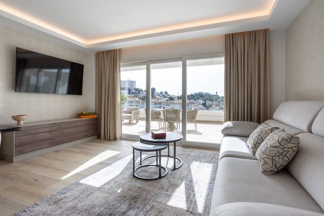 2 soverom Leilighet til salgs i Nueva Andalucia, Marbella med svømmebasseng garasje - € 890 000 (Ref: 9535092)