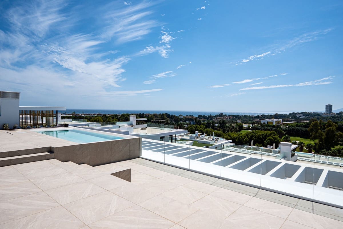 2 soveværelse Penthouse til salg i Marbella med swimmingpool garage - € 1.449.000 (Ref: 9535098)