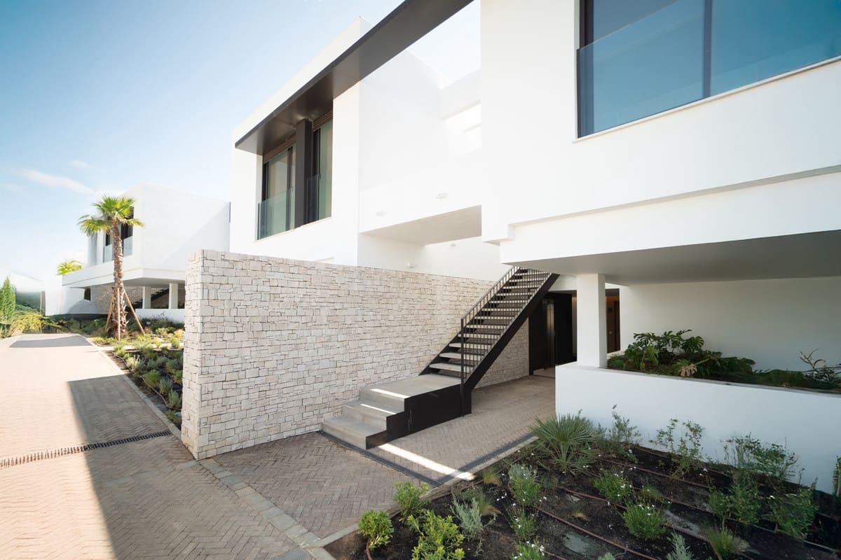 2 soveværelse Penthouse til salg i Marbella med swimmingpool garage - € 1.449.000 (Ref: 9535098)