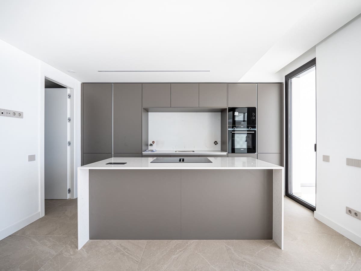 2 soveværelse Penthouse til salg i Marbella med swimmingpool garage - € 1.449.000 (Ref: 9535098)