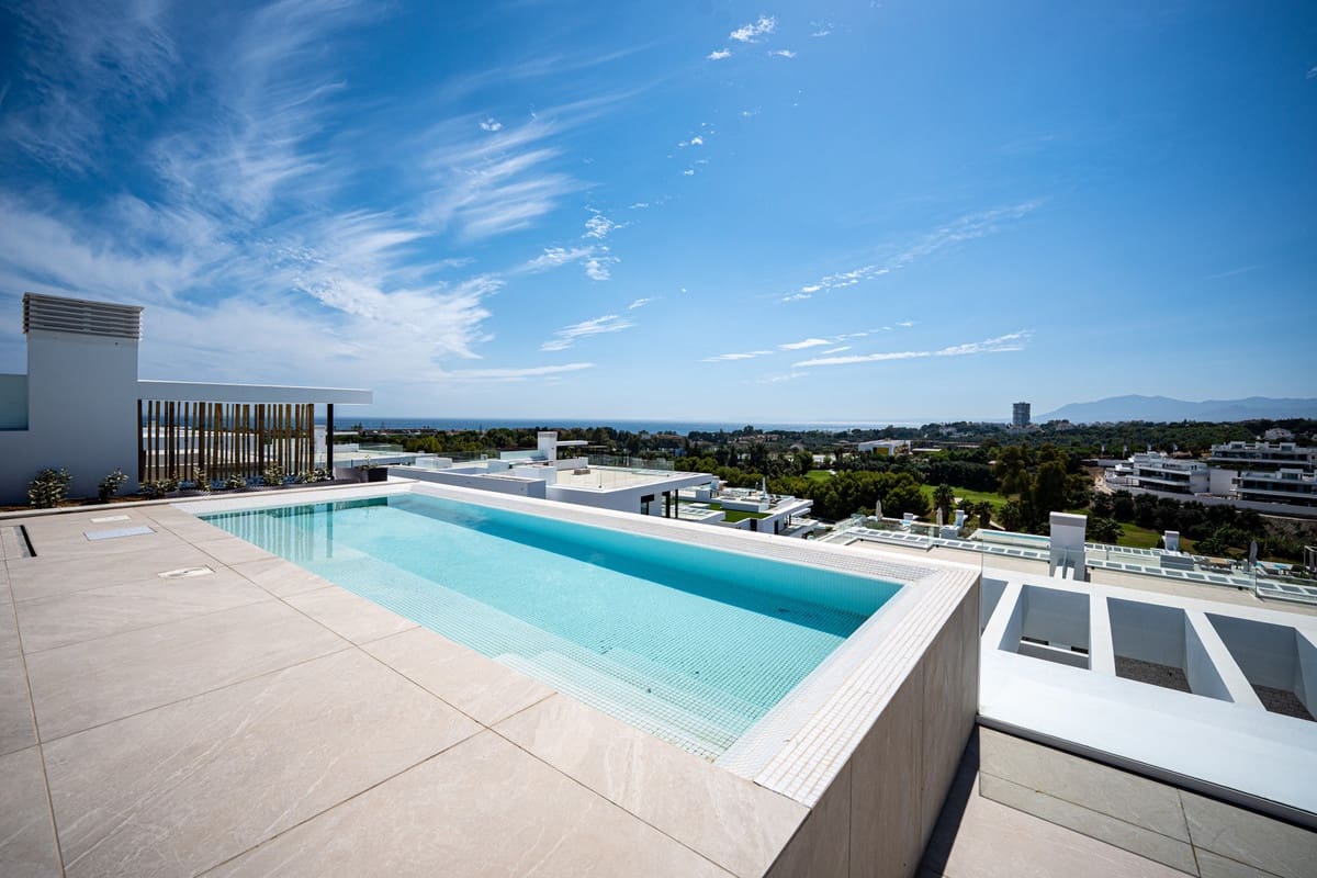2 soveværelse Penthouse til salg i Marbella med swimmingpool garage - € 1.449.000 (Ref: 9535098)