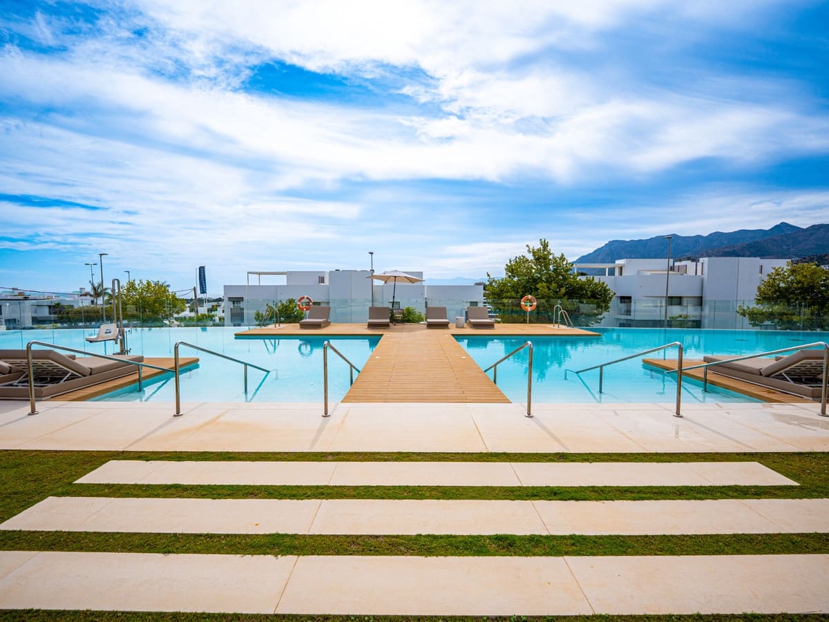 2 soveværelse Penthouse til salg i Marbella med swimmingpool garage - € 1.449.000 (Ref: 9535098)