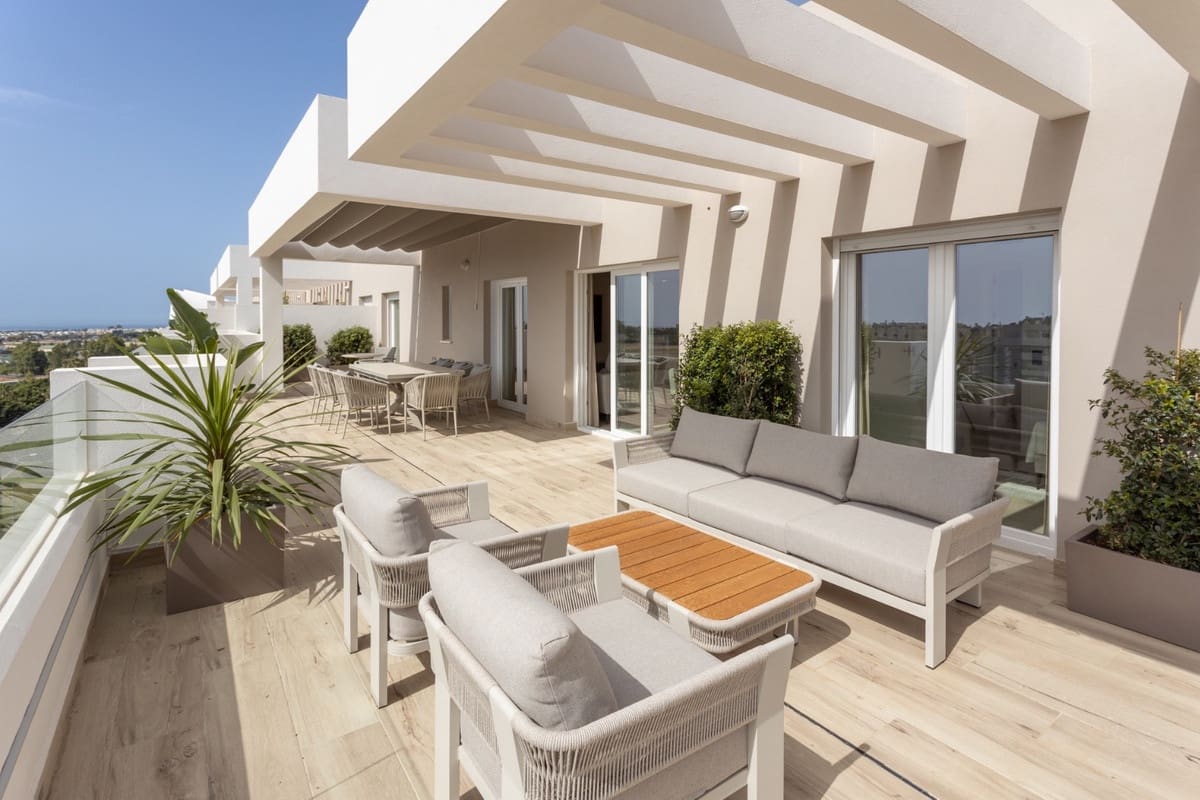 4 soveværelse Lejlighed til salg i Nueva Andalucia med swimmingpool garage - € 1.690.000 (Ref: 9535102)
