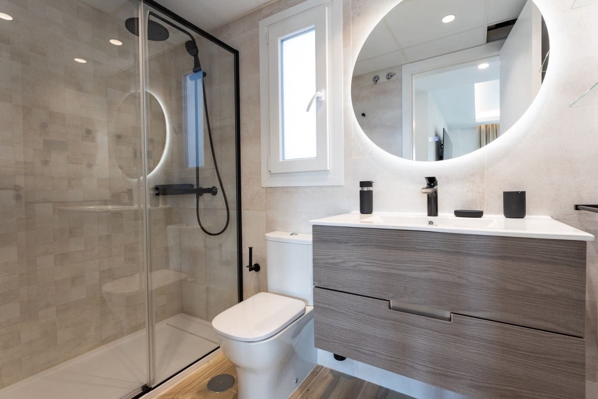 4 soveværelse Lejlighed til salg i Nueva Andalucia med swimmingpool garage - € 1.690.000 (Ref: 9535102)