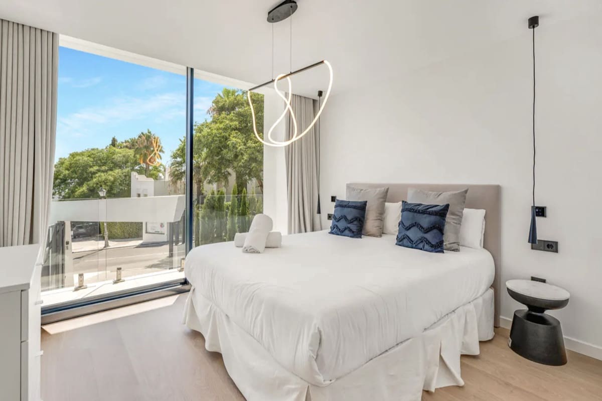 4 soverom Villa til salgs i Artola med svømmebasseng garasje - € 1 895 000 (Ref: 9535103)