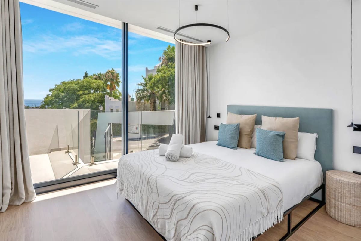 4 soverom Villa til salgs i Artola med svømmebasseng garasje - € 1 895 000 (Ref: 9535103)